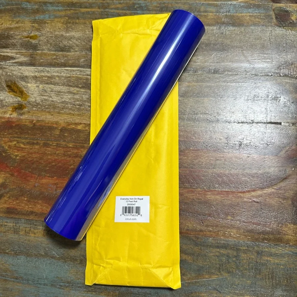 Cricut Everyday Iron-On Royal Blue HTV 12ft Roll 2009547 Heat Transfer Vinyl